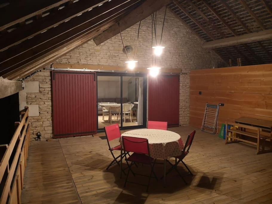 Appartement Le Saint Maur Neuville-du-Poitou Exterior foto